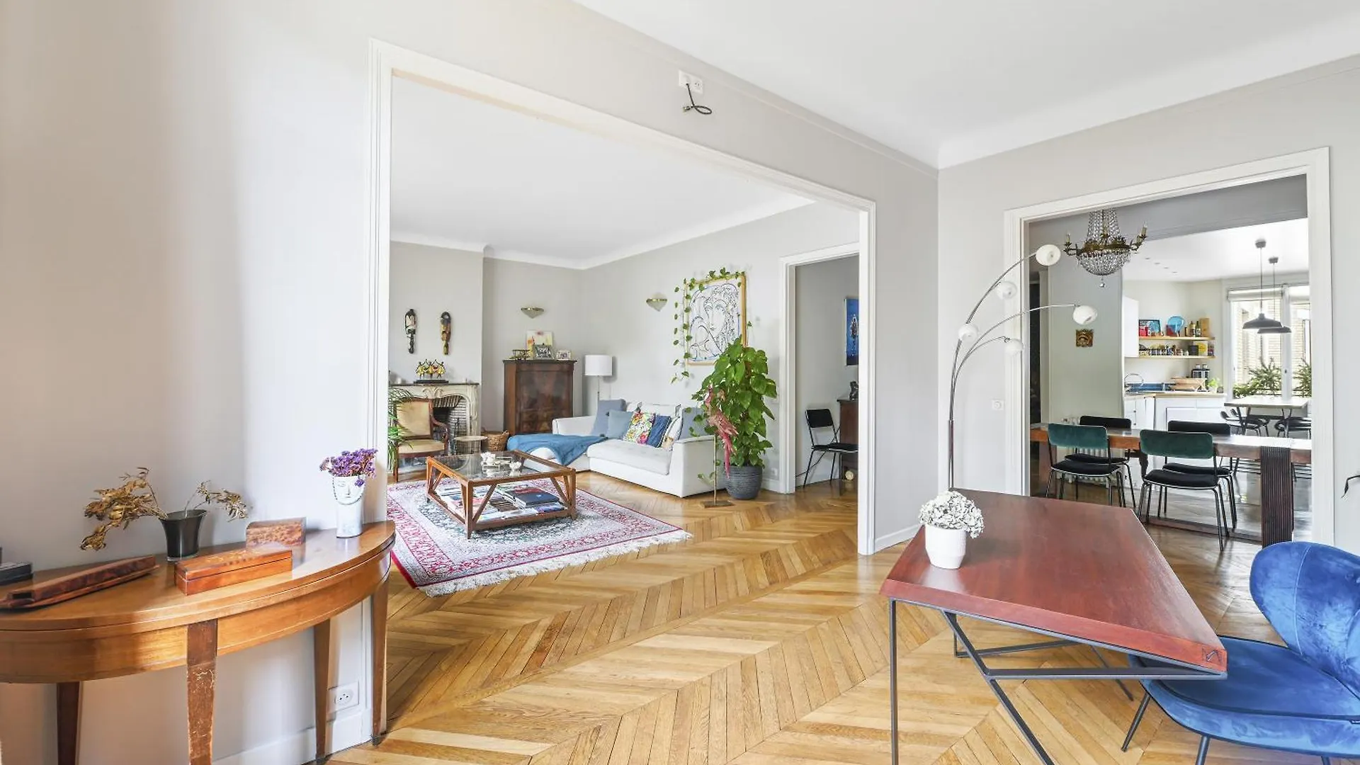 Veeve - Gardenside Glamour